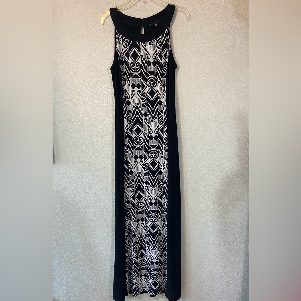 Tiana B. Sleeveless Maxi Dress Size Small